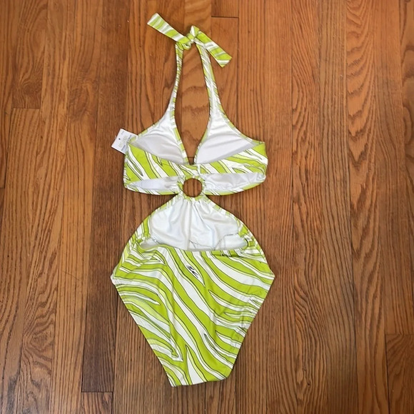 MICHAEL MICHAEL KORS Printed O-Ring Cutout One-Piece Swimsuit size 4 NWT - Picture 4 of 8